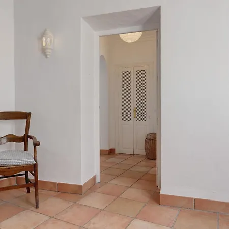 Villa The Old Mill: Pool Sleeps 8 Wifi 4 Bed Views *