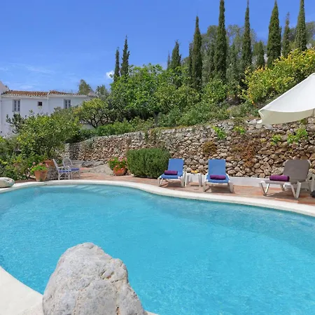 Villa The Old Mill: Pool Sleeps 8 Wifi 4 Bed Views *